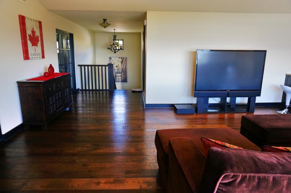 Mission Hill Lake View Villa West Kelowna Exterior foto