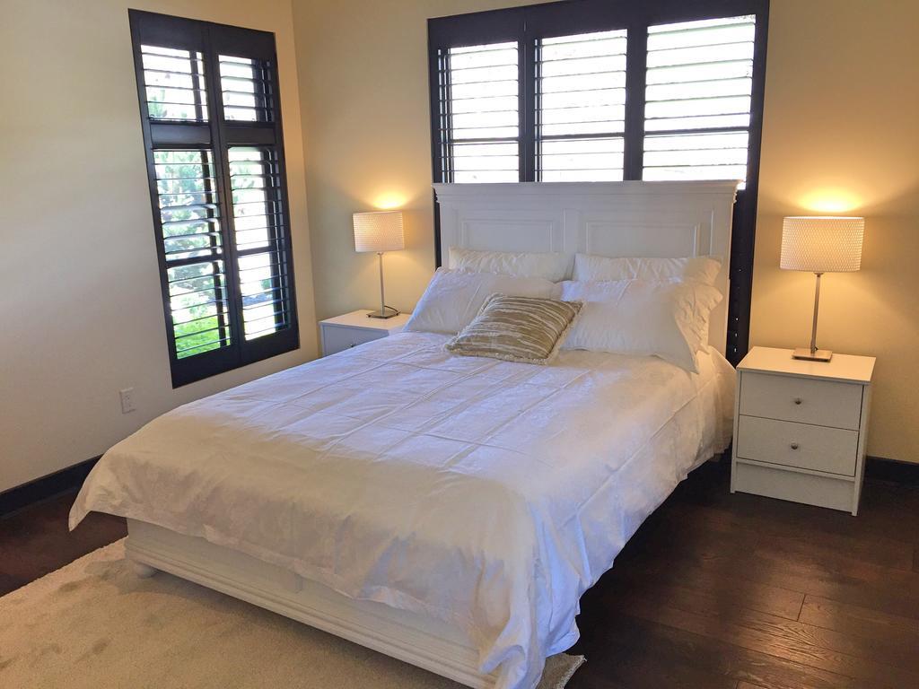 Mission Hill Lake View Villa West Kelowna Exterior foto