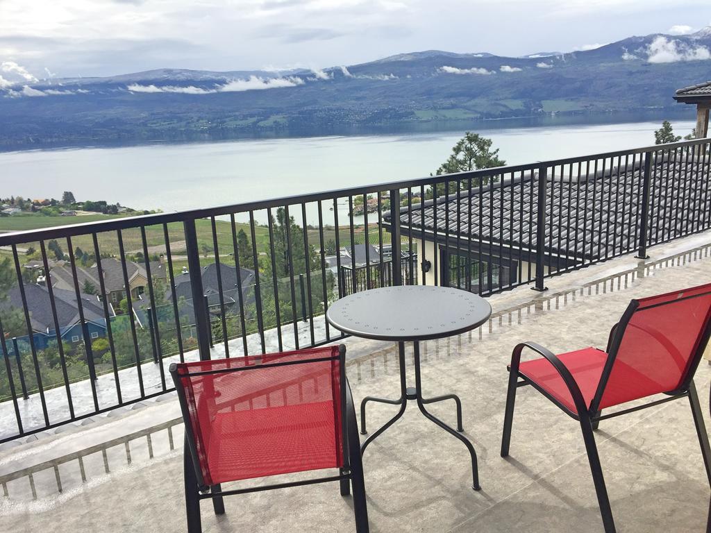 Mission Hill Lake View Villa West Kelowna Exterior foto